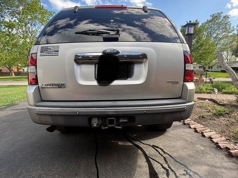 Used 2006 Ford Explorer XLT AWD/4WD image 11