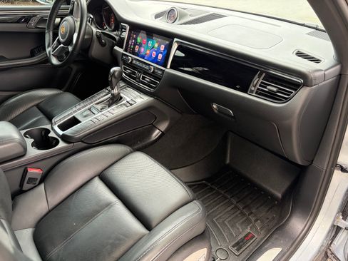 Used 2021 Porsche Macan S AWD/4WD image 2