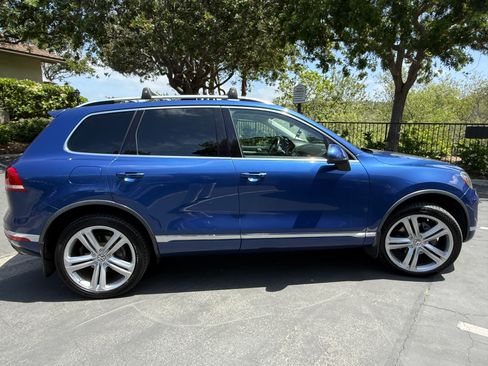 Used 2016 Volkswagen Touareg Executive image 26