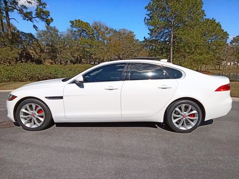 Used 2019 Jaguar XF Premium image 4