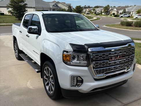 Used 2022 GMC Canyon Denali image 2
