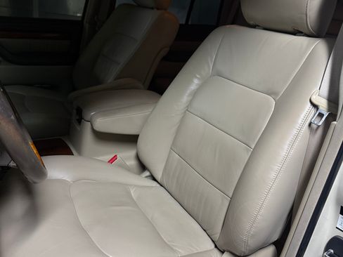 Used 2005 Lexus LX 470 4WD image 13