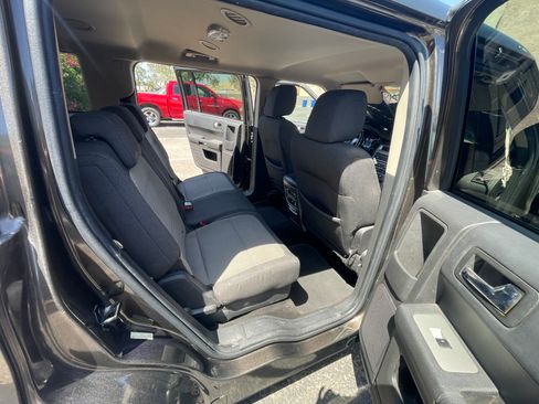 Used 2011 Ford Flex SE FWD image 16