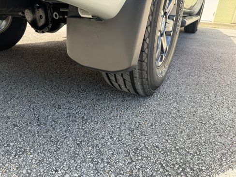 Used 2017 Nissan Frontier PRO-4X w/ Pro-4x Luxury Package image 15