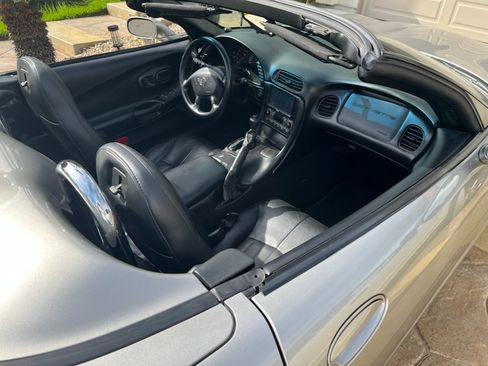 Used 2000 Chevrolet Corvette Convertible image 10