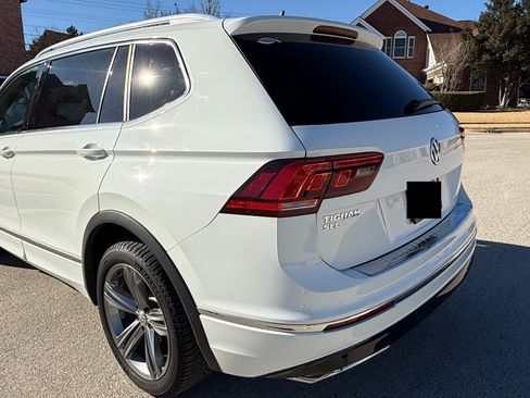 Used 2019 Volkswagen Tiguan SEL R-Line image 9