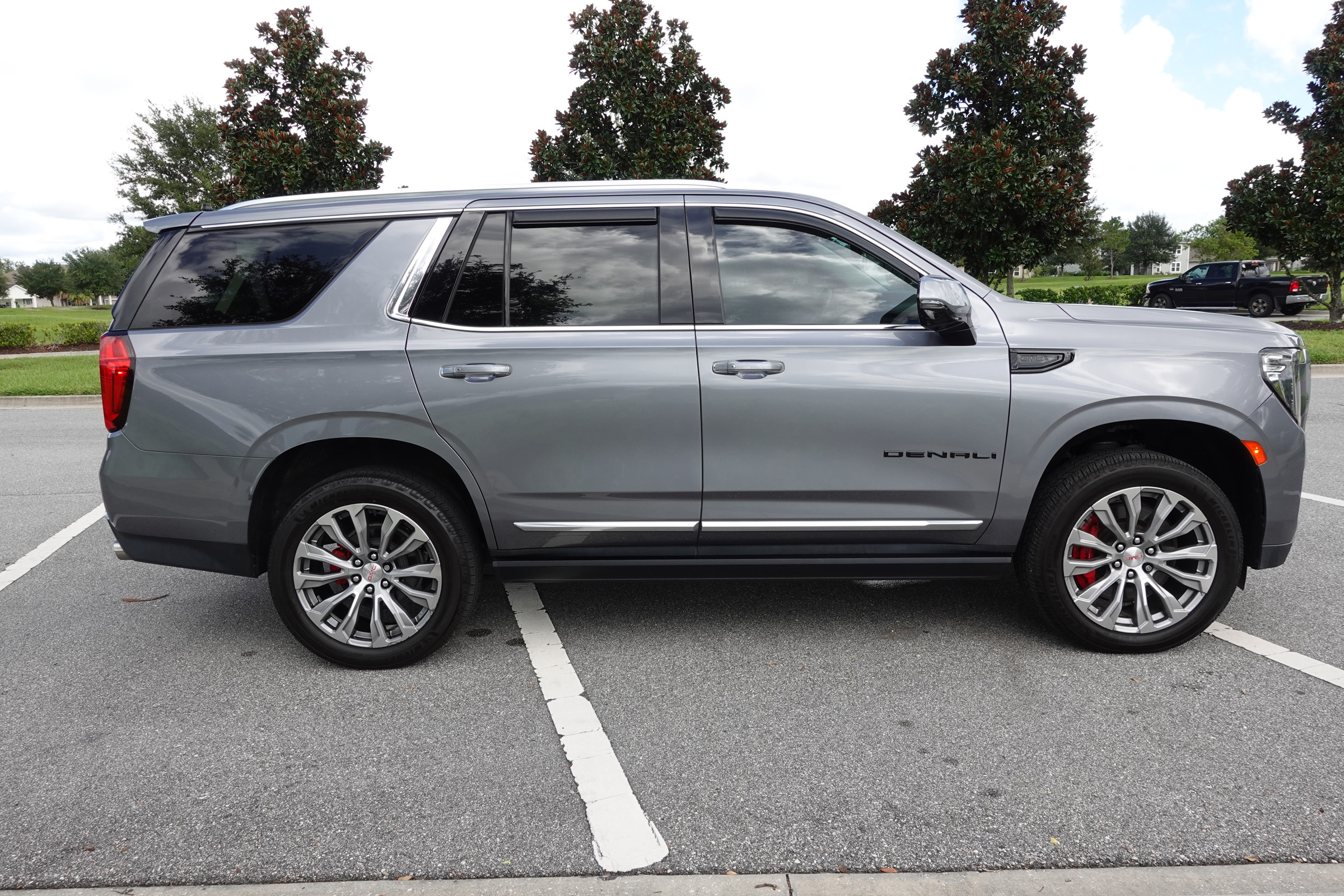 Used 2021 GMC Yukon Denali w/ Denali Ultimate Package AWD/4WD image 5