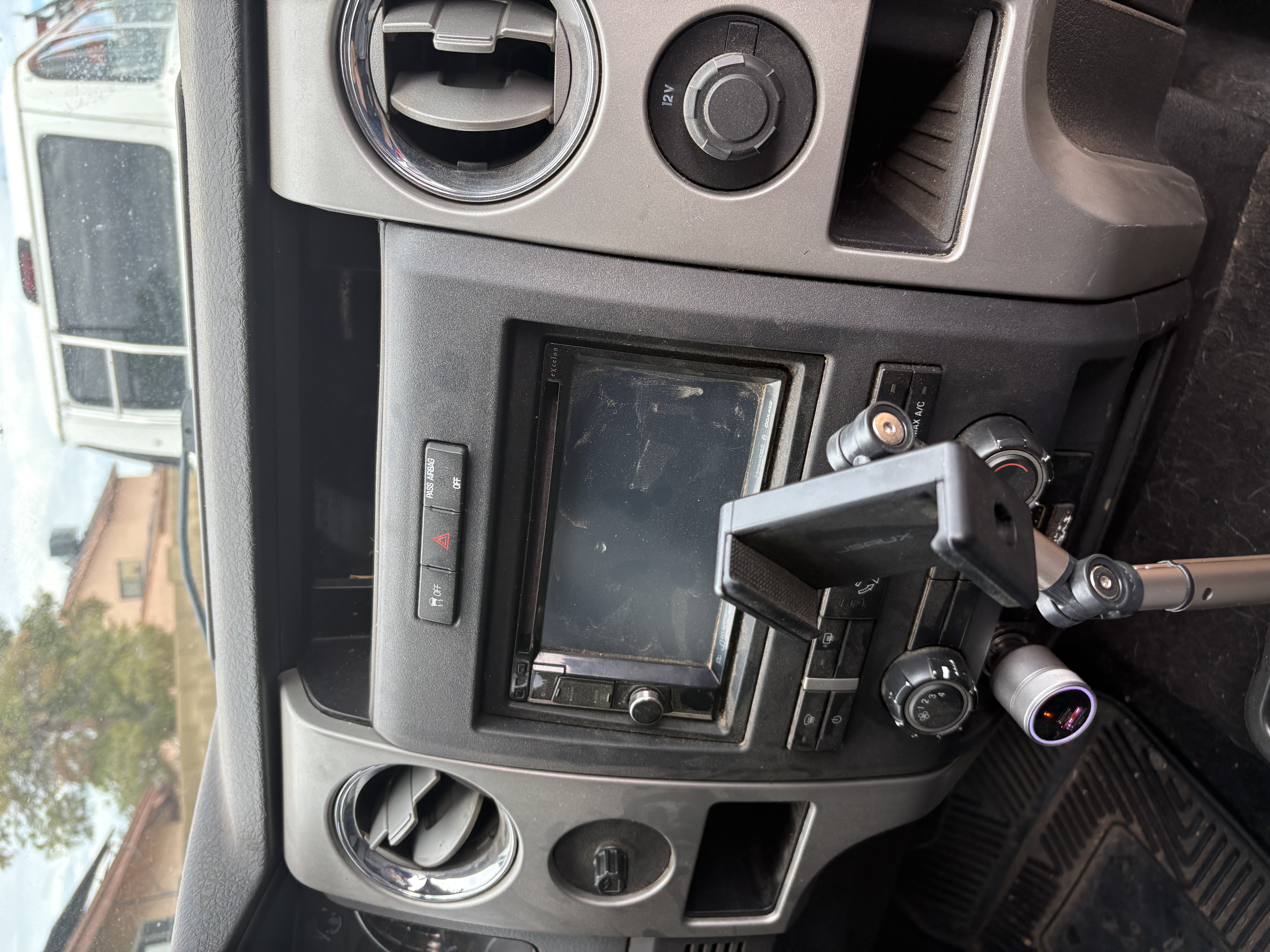 Used 2011 Ford F150 XLT w/ XLT Chrome Pkg RWD image 5