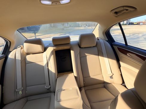 Used 2013 Hyundai Genesis 3.8 image 8