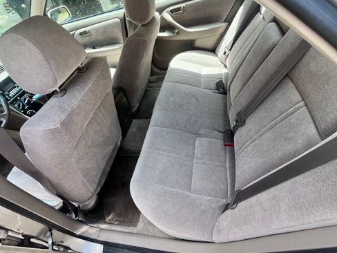 Used 1999 Toyota Camry LE w/ Value Pkg FWD image 13