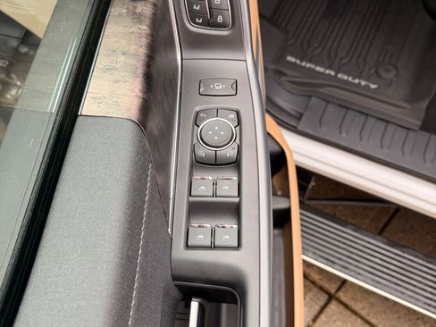 Used 2024 Ford F350 Lariat w/ Lariat Ultimate Package image 17