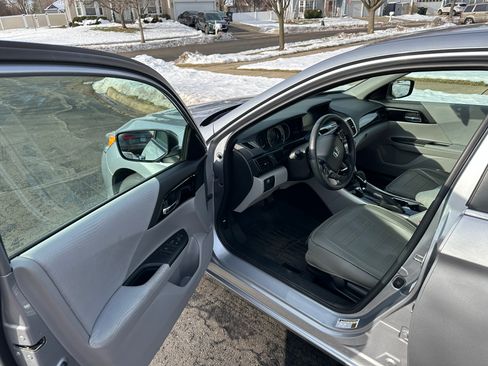 Used 2017 Honda Accord LX image 5