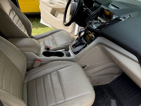 Used 2015 Ford C-MAX Energi SEL w/ Equipment Group 301A image 7