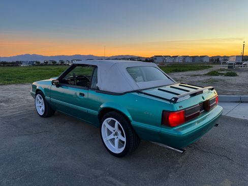 Used 1993 Ford Mustang LX image 2
