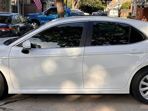 Used 2018 Toyota Camry LE FWD image 6