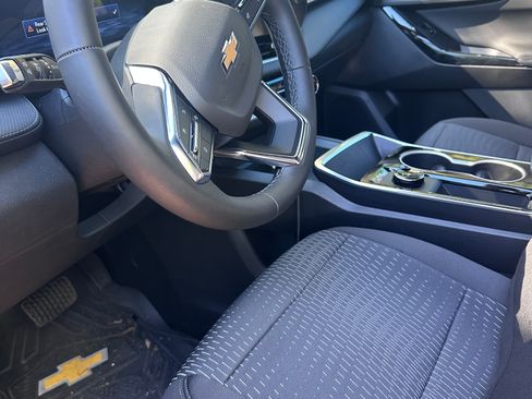 Used 2026 Chevrolet Equinox LT image 15