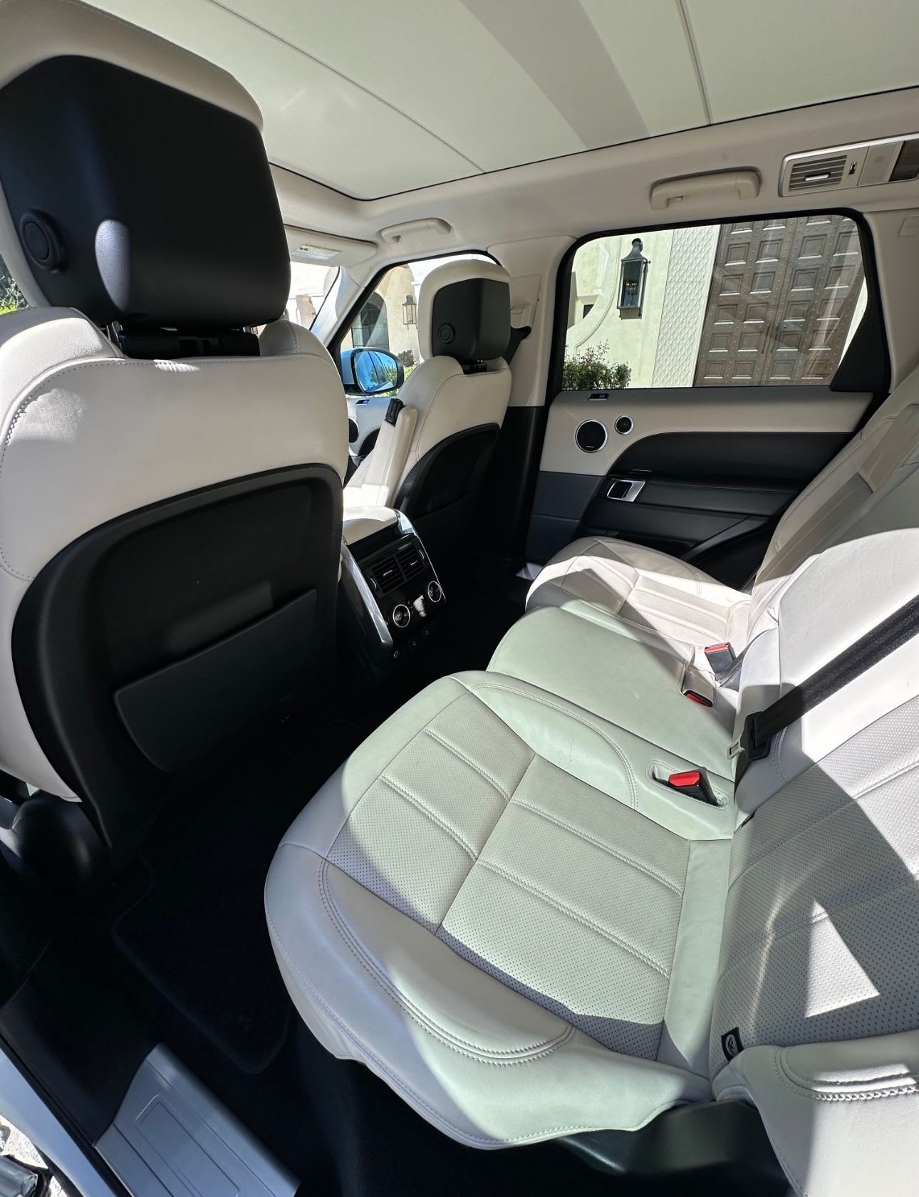 Used 2019 Land Rover Range Rover Sport HSE AWD/4WD image 10