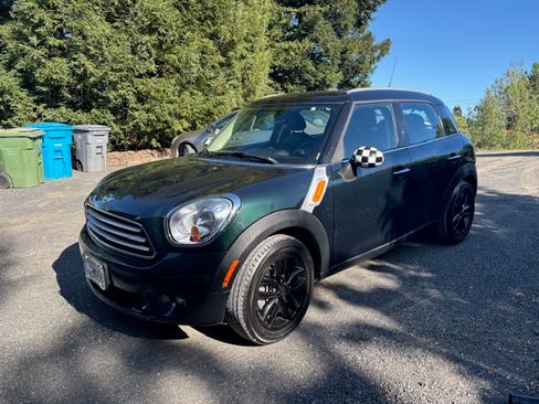 Used 2014 MINI Cooper Countryman image 1