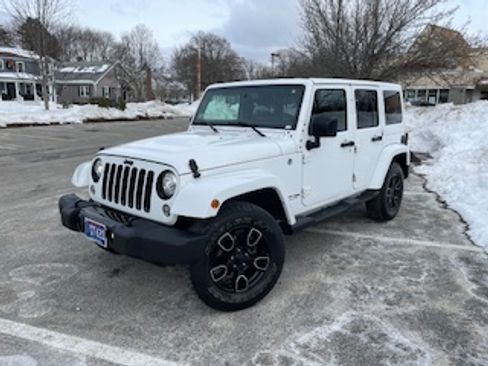 Used 2018 Jeep Wrangler Unlimited Sahara image 1
