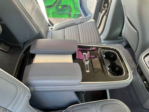 Used 2019 Lincoln Navigator Black Label w/ Cargo Package AWD/4WD image 25