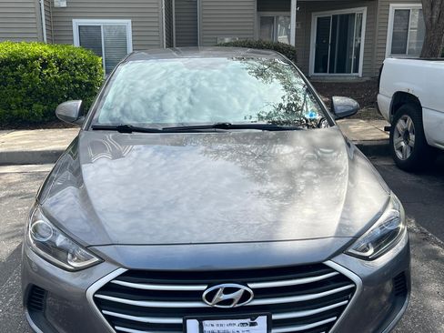 Used 2018 Hyundai Elantra SE image 8