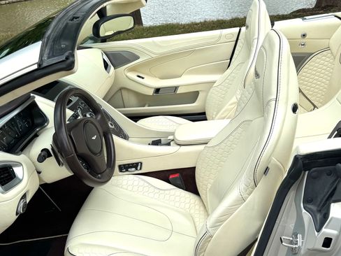 Used 2016 Aston Martin Vanquish Volante RWD image 5