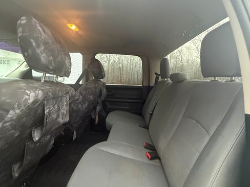 Used 2018 RAM 2500 Tradesman w/ Chrome Appearance Group image 10
