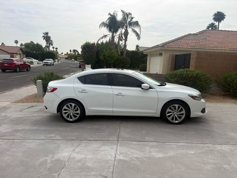 Used 2018 Acura ILX image 1