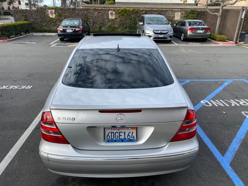 Used 2005 Mercedes-Benz E 500 Sedan image 10