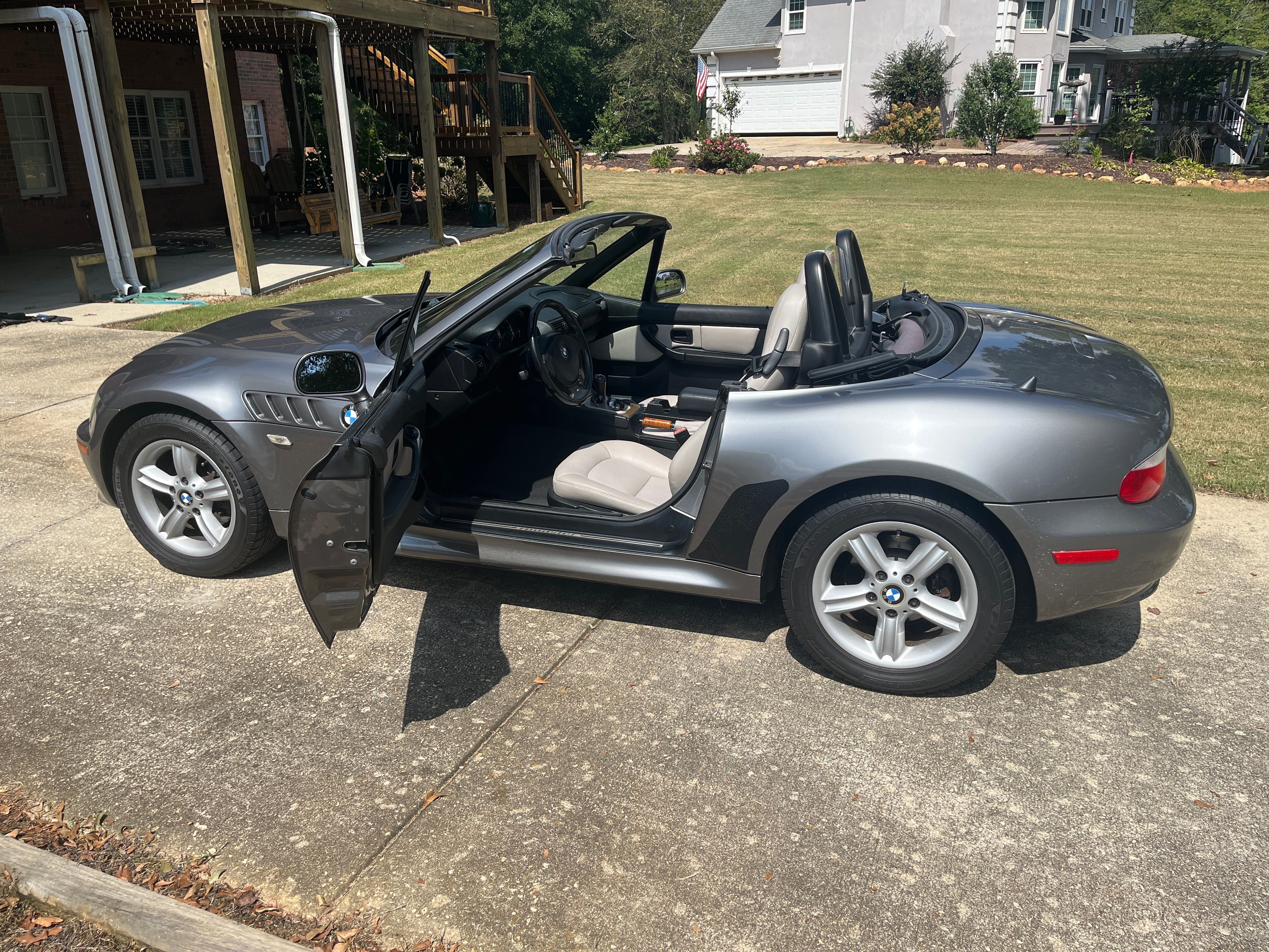 Used 2002 BMW Z3 2.5i RWD image 1