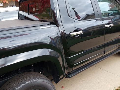 Used 2024 Toyota Tacoma Limited w/ Limited Package (LT) image 5