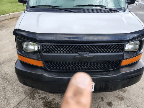 Used 2006 Chevrolet Express 3500 Extended image 2