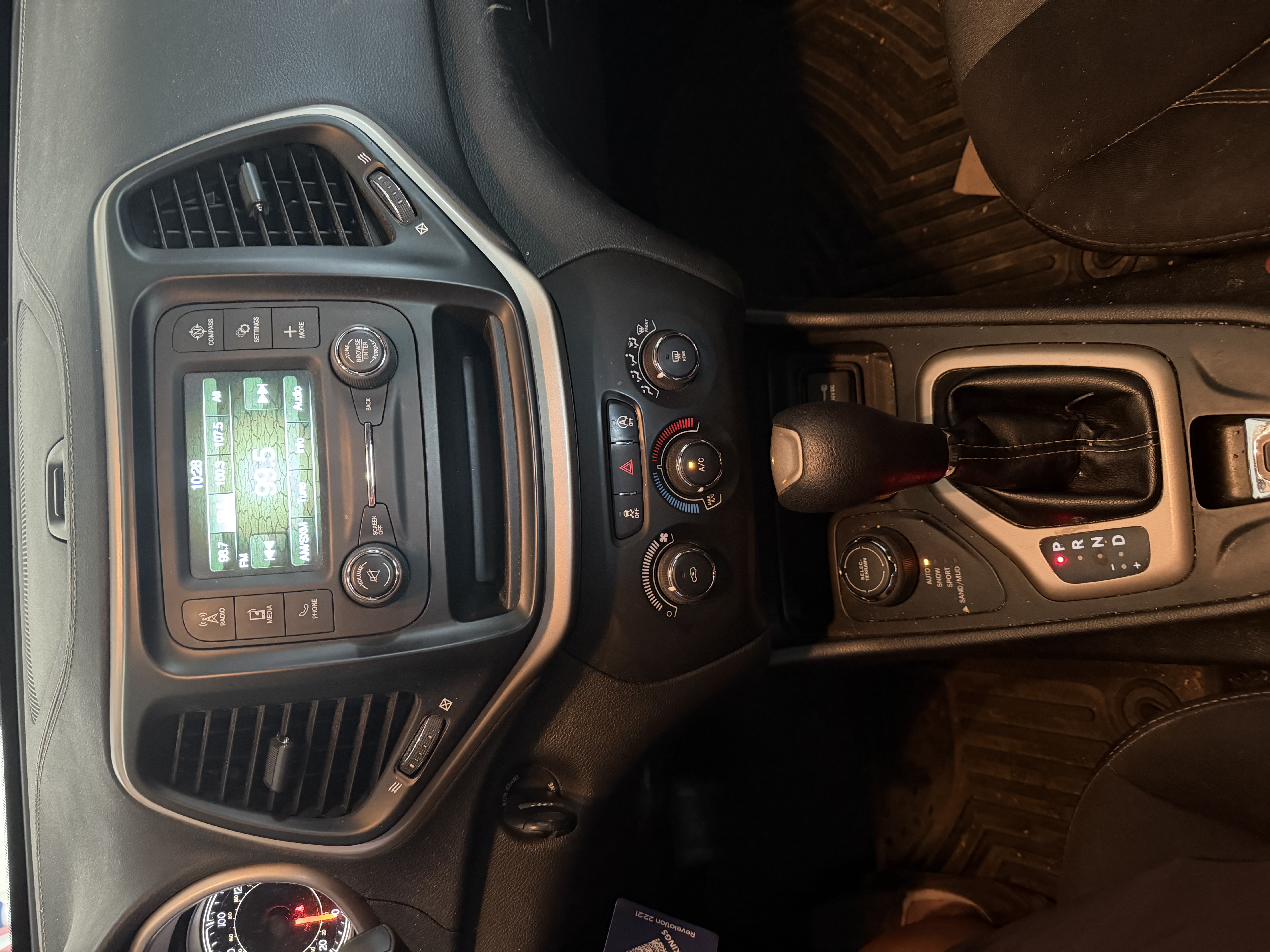 Used 2016 Jeep Cherokee Sport AWD/4WD image 8