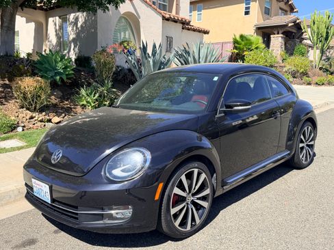 Used 2012 Volkswagen Beetle 2.0T image 8