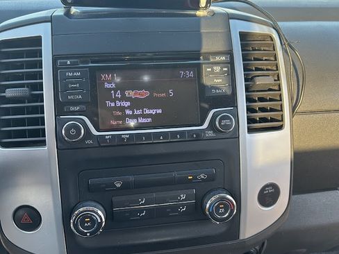 Used 2015 Nissan Frontier SV image 11