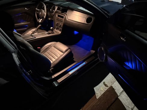 Used 2012 Ford Mustang Premium image 11