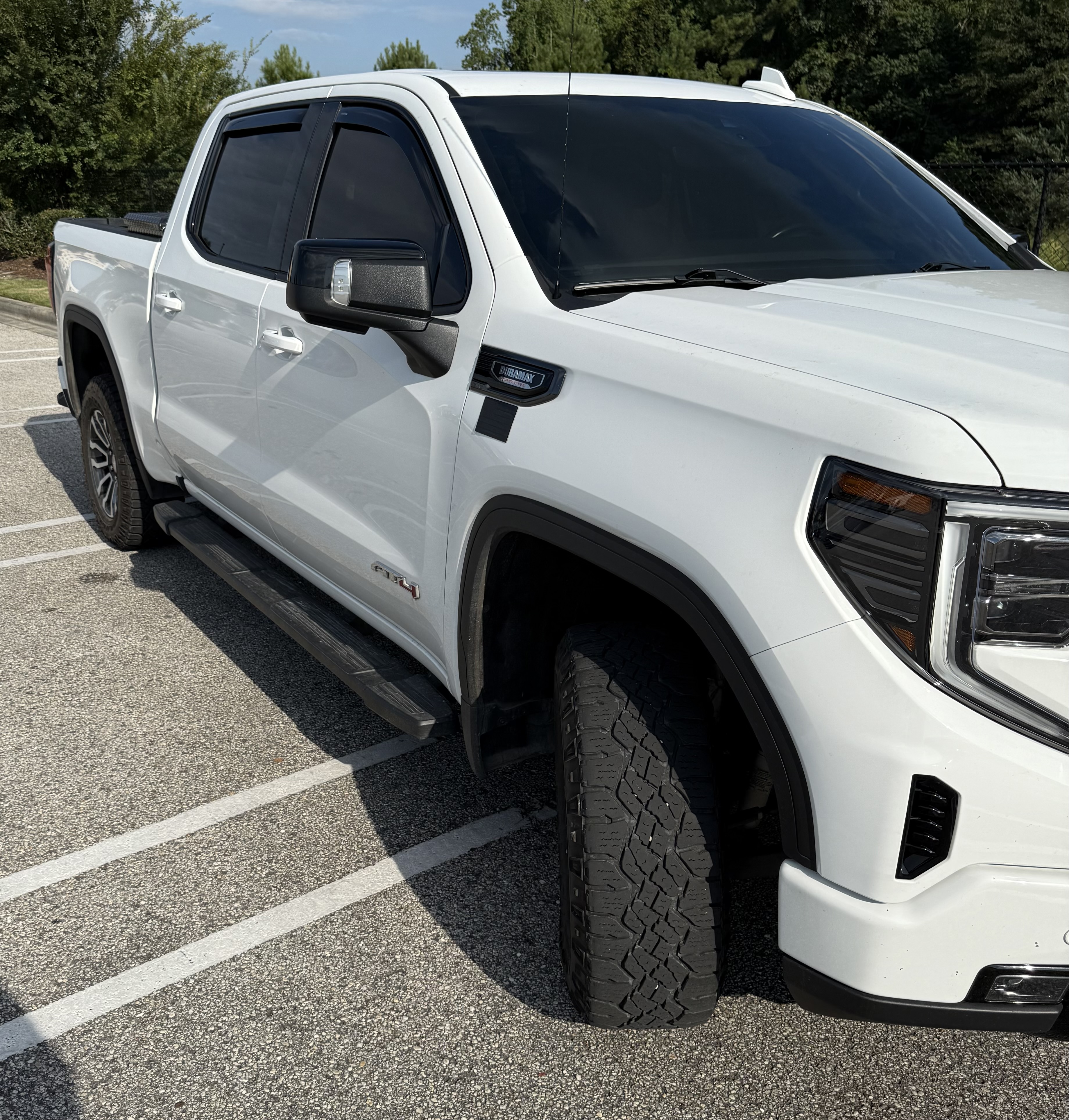 Used 2023 GMC Sierra 1500 AT4 w/ AT4 Premium Package AWD/4WD image 4
