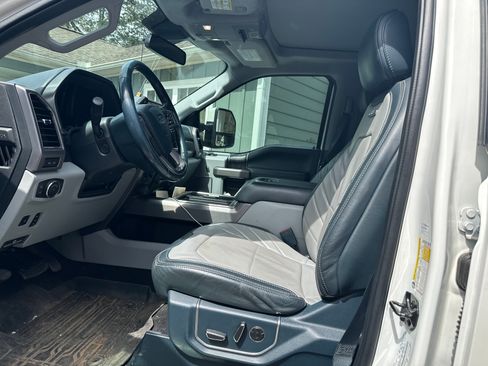 Used 2022 Ford F250 Limited image 10