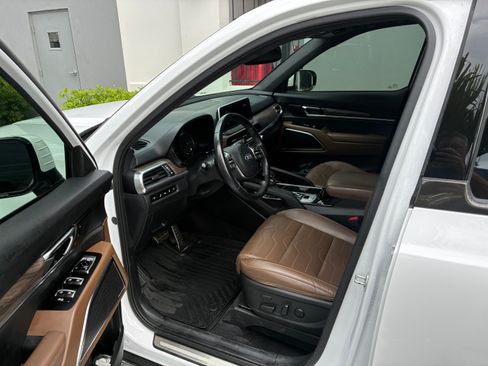 Used 2021 Kia Telluride SX w/ SX Prestige Package image 8