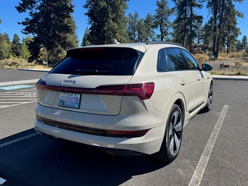 Used 2022 Audi e-tron Premium Plus image 5