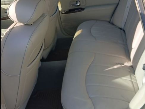 Used 1997 Lincoln Town Car Executive image 10