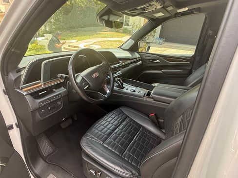 Used 2023 Cadillac Escalade Sport Platinum w/ LPO, ONYX Package AWD/4WD image 10