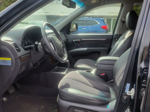 Used 2011 Hyundai Santa Fe SE image 8