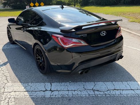 Used 2015 Hyundai Genesis 3.8 RWD image 6