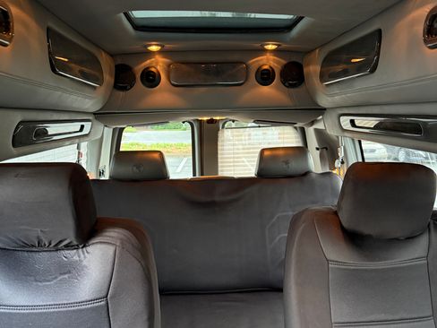 Used 2013 Chevrolet Express 2500 Extended Van 3D image 11