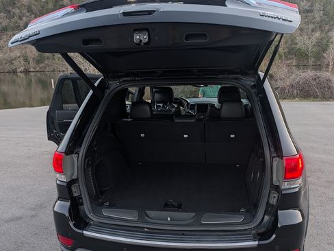 Used 2018 Jeep Grand Cherokee Limited image 13