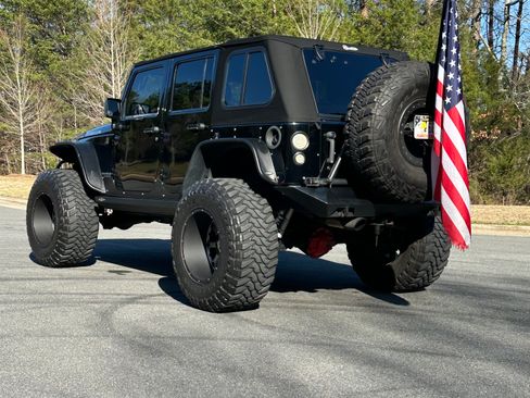 Used 2012 Jeep Wrangler Unlimited Rubicon w/ Dual Top Group image 5