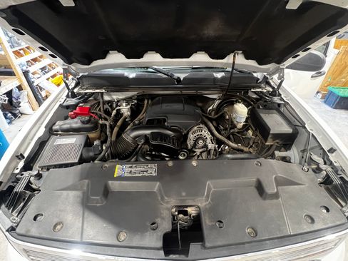 Used 2010 Chevrolet Silverado 1500 LT w/ Power Pack Plus AWD/4WD image 5