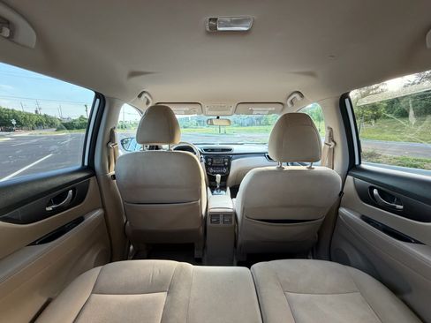 Used 2015 Nissan Rogue SV FWD image 17