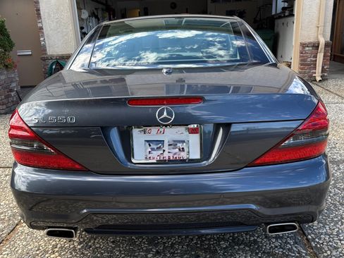 Used 2011 Mercedes-Benz SL 550 image 6